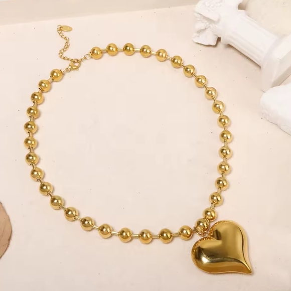 Chunky Gold Heart Pendant Necklace - Picture 1 of 3